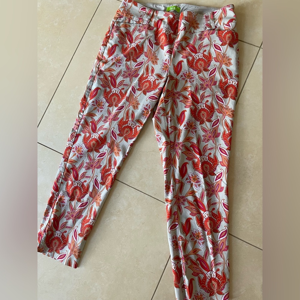 Swing Control Floral Golf Pant in Desert Flower 🌟 $40 or 2 for $70🌟